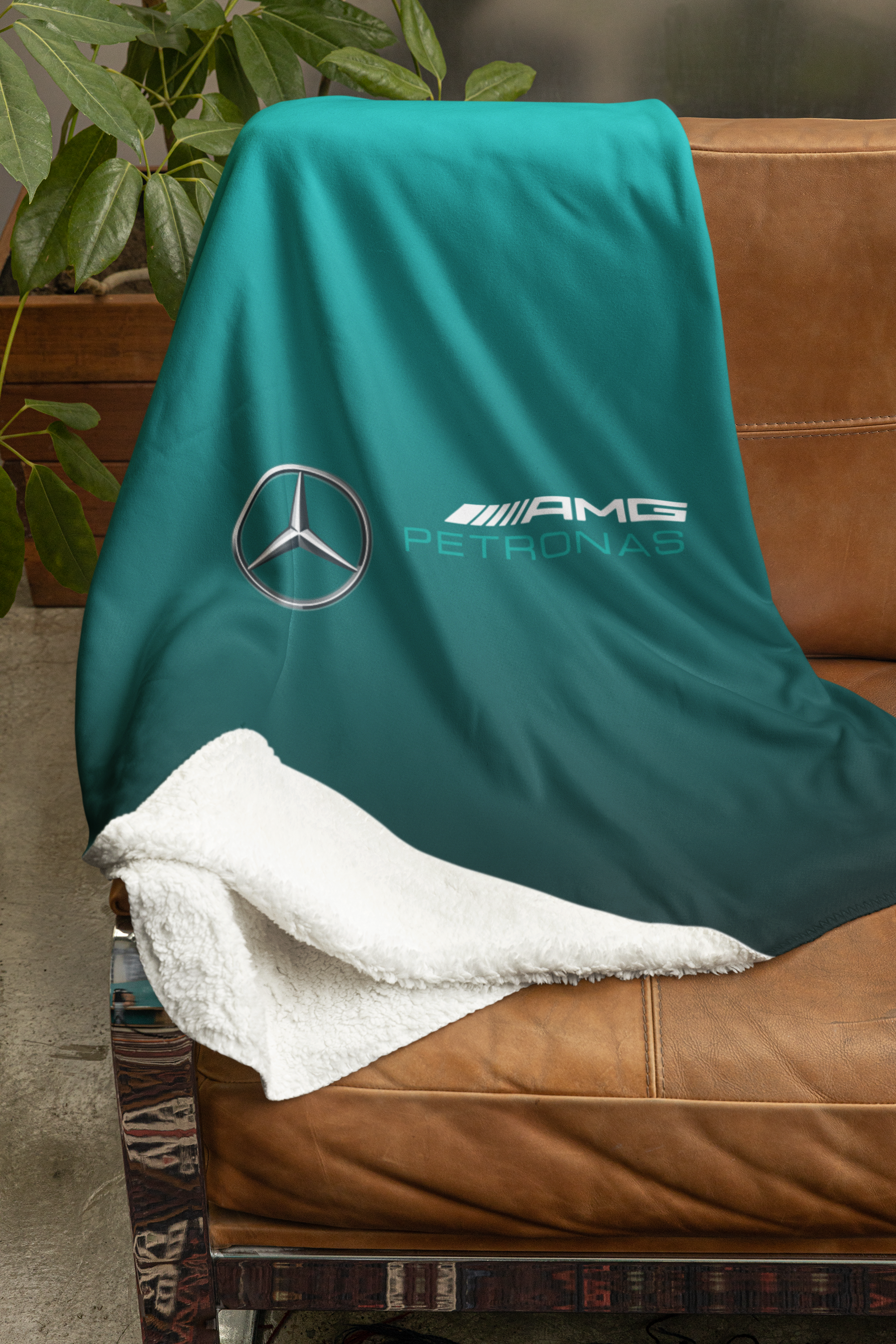 Silver and black racing-inspired sherpa fleece blanket with a soft interior and sleek motorsport design. Inspired by racing precision.